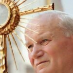 Adoración Eucarística de Juan Pablo II - Fe y Devoción