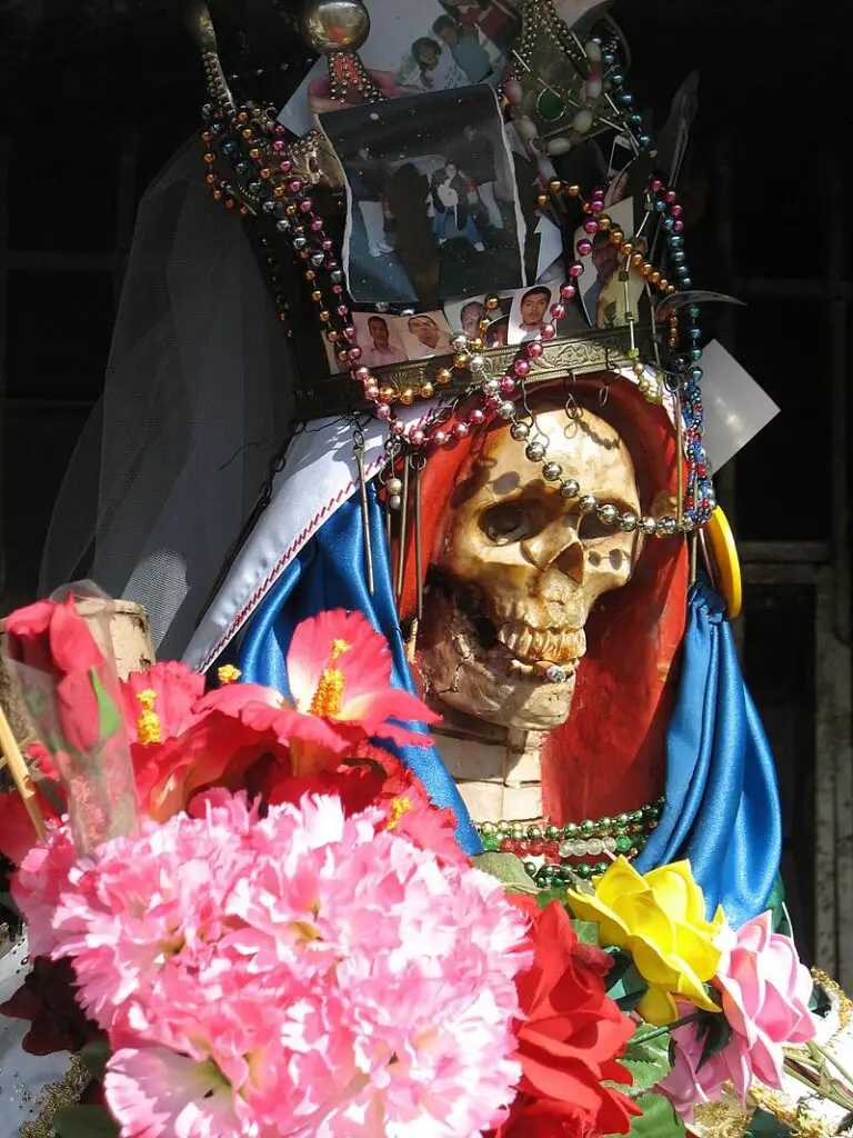 oracion a la santa muerte para el espiritu cuerpo y alma significado y practicas 1
